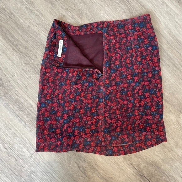 Mango Suit Draped Red Floral Print Mini Skirt w/ Slit - Picture 4 of 7